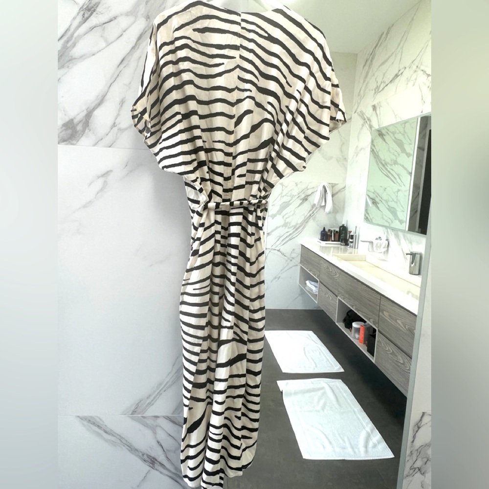 Cotton Summer flattering dress easily fits XL and XXL